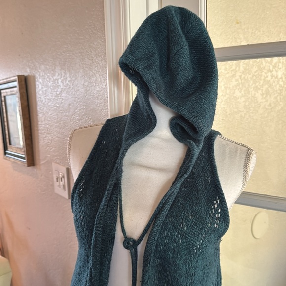 Teal Cardigan Vest - Picture 2 of 13